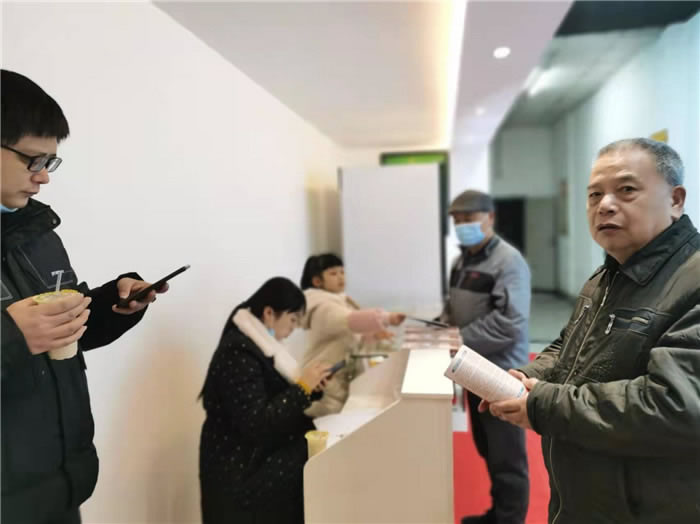 四川中青旅綿陽(yáng)分社、綿陽(yáng)市中旅假日旅行社、綿陽(yáng)自來(lái)文化傳播有限公司24H自助售貨服務(wù)盛大開(kāi)業(yè)