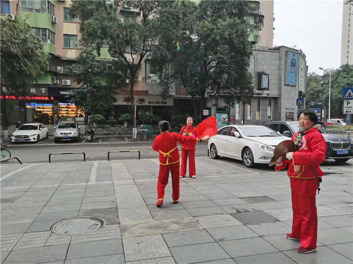 四川中青旅綿陽(yáng)分社、綿陽(yáng)市中旅假日旅行社、綿陽(yáng)自來(lái)文化傳播有限公司24H自助售貨服務(wù)盛大開(kāi)業(yè)