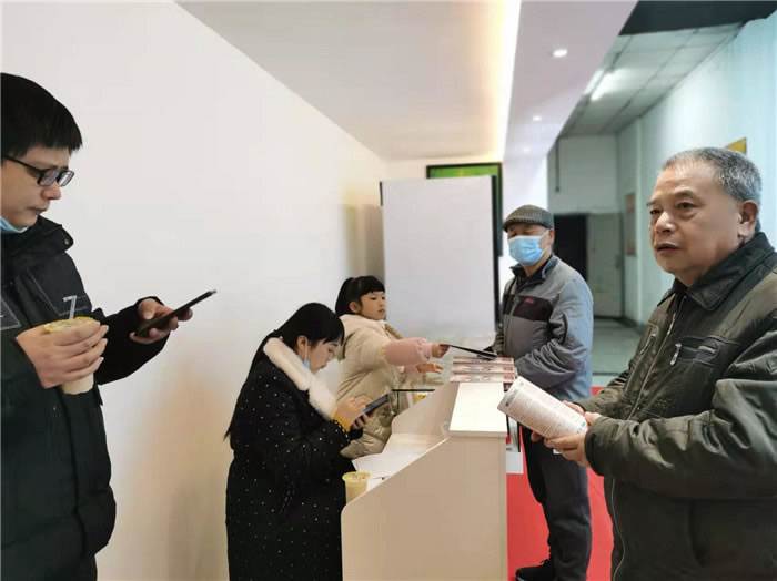四川中青旅綿陽(yáng)分社、綿陽(yáng)市中旅假日旅行社、綿陽(yáng)自來(lái)文化傳播有限公司24H自助售貨服務(wù)盛大開(kāi)業(yè)