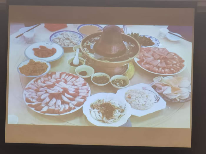 綿陽(yáng)中旅行假日旅行社舉行胡楊林、南疆專(zhuān)列推薦會(huì )